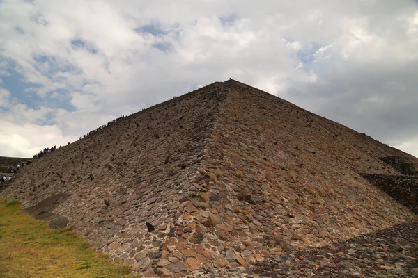 The Pyramid of the Sun in Teotihuacan, Mexico — Foto de Stock