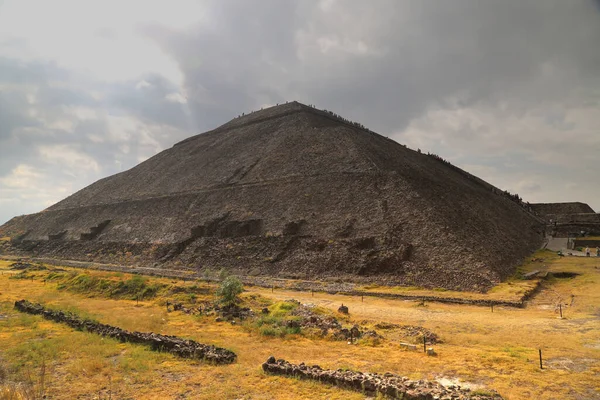 The Pyramid of the Sun in Teotihuacan, Mexico — Foto de Stock