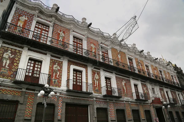 Koloniala byggnader i staden Puebla, Mexiko — Stockfoto