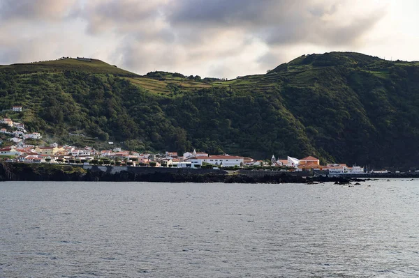 Vista do oceano de Velas, na ilha de São Jorge, Açores — Fotografia de Stock