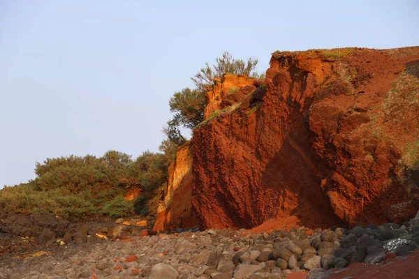 Cores do pôr do sol das rochas do Barro Vermelho, ilha Graciosa, Açores — Fotografia de Stock