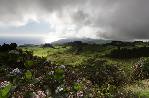 Landschaft vom Miradouro do Pico do Carvao, Insel Sao Miguel, Azoren — Stockfoto