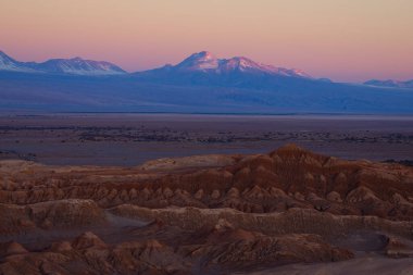 Şili 'deki Atacama Çölü' nde günbatımı ışıkları. Yüksek kalite fotoğraf