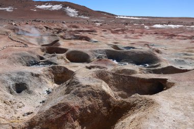 Bolivya 'daki Sol de la Manana Gayzerleri manzarası. Yüksek kalite fotoğraf