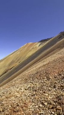 Şili, Camina 'ya doğru tehlikeli iniş.