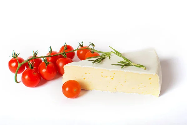 Formaggio Brie Isolato Fondo Bianco Formaggio Cremoso Rotondo Con Una — Foto Stock