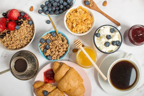 Enorme Café Manhã Saudável Com Café Frutas Muesli Croissants Muesli — Fotografia de Stock