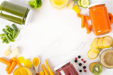 Farklı bebek maması ile kavanoz