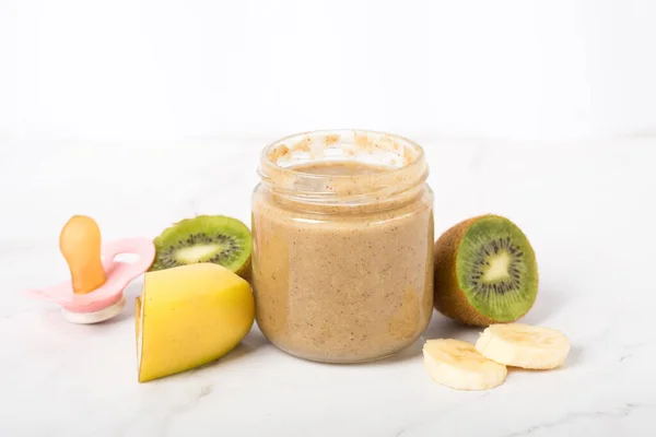 Batido Kiwi Platano Frasco Albanil Comida Para Bebes Frasco Platano Fotografia De Stock C Margarita0192 Depositphotos