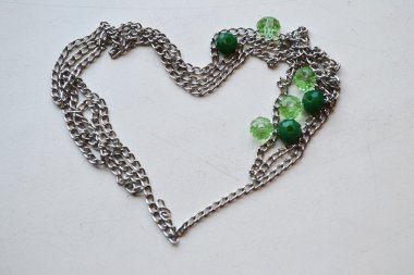 Gümüş Zincir ile yeşil boncuk