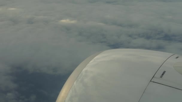 Vuelo a bordo de nubes espectaculares — Vídeo de stock