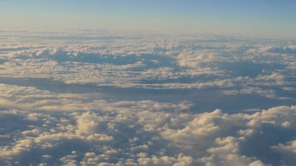 Flight abobe spectacluar clouds — Stock Video