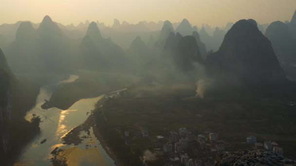 Schöne ländliche Karstlandschaft — Stockvideo