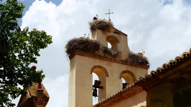 Pequena igreja bonita na Espanha rural — Vídeo de Stock