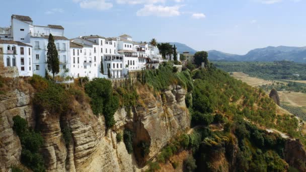 Pohled na útesy a budov v Ronda — Stock video