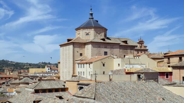 Antiguos edificios de piedra de Toledo — Vídeo de stock