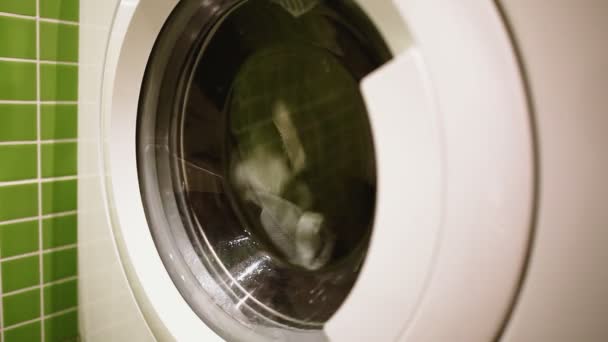 Çamaşır makinesi dönüm — Stok video