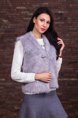 Güzel bir kız Güzellik Portresi. Parlak Festival makyaj, glitter, pırıltılar, parlak ruj.