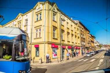 Krakow, Polonya - 28 Eylül 2015: Krakow en çok ziyaret edilen Polonya'da yabancı turistler ve Polonyalılar arasında bir şehirdir.