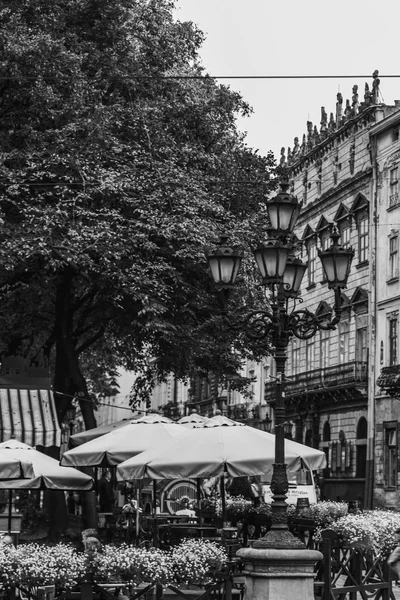 Krakow, Polonya - 28 Eylül 2015: Krakow en çok ziyaret edilen Polonya'da yabancı turistler ve Polonyalılar arasında bir şehirdir.