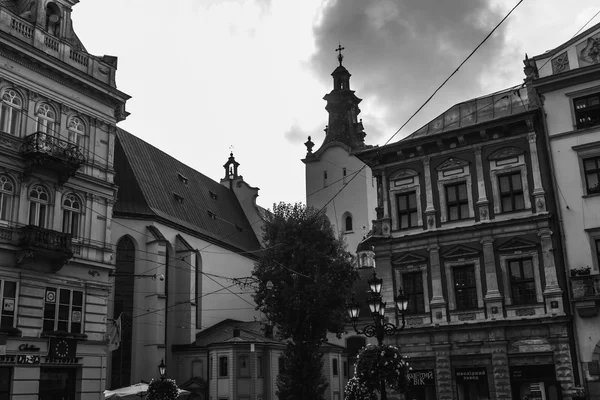 KRAKOW, POLONIA - 28 SEP 2015: Cracovia es la ciudad más visitada de Polonia, tanto entre los turistas extranjeros como entre los polacos . —  Fotos de Stock