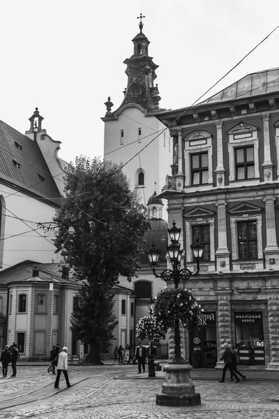 KRAKOW, POLAND - SEP 28, 2015: Krakow is most visited city in Poland among both foreign tourists and Poles. — Stock Photo, Image