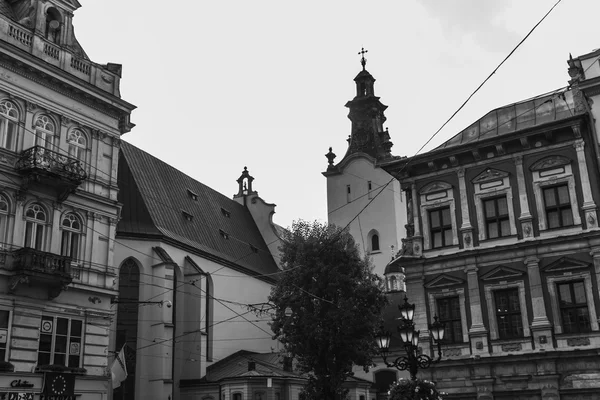 KRAKOW, POLONIA - 28 SEP 2015: Cracovia es la ciudad más visitada de Polonia, tanto entre los turistas extranjeros como entre los polacos . —  Fotos de Stock