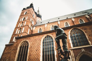 Krakow, Polonya - 28 Eylül 2015: Krakow en çok ziyaret edilen Polonya'da yabancı turistler ve Polonyalılar arasında bir şehirdir.