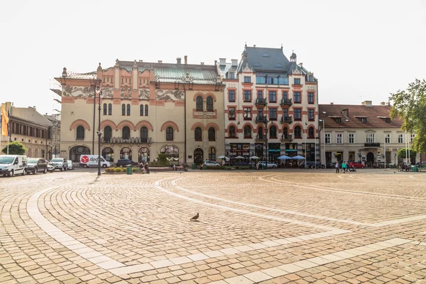 KRAKOW, POLONIA - 22 de septiembre: Escénicas e históricas calles de Cracovia, Polonia, 22 de septiembre de 2015 — Foto de Stock