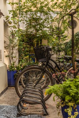 Krakow, Polonya - 28 Eylül 2015: Krakow en çok ziyaret edilen Polonya'da yabancı turistler ve Polonyalılar arasında bir şehirdir.