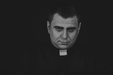 Rahip görüntü kamera, profesyonel oyun tiyatro oyuncusu. Tiyatro yapımları. Profesyonel makyaj ve kostüm Tasarımcısı. Dini ve kültürel dergi ve Web siteleri için fotoğraf.