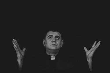 Rahip görüntü kamera, profesyonel oyun tiyatro oyuncusu. Tiyatro yapımları. Profesyonel makyaj ve kostüm Tasarımcısı. Dini ve kültürel dergi ve Web siteleri için fotoğraf.