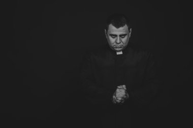 Rahip görüntü kamera, profesyonel oyun tiyatro oyuncusu. Tiyatro yapımları. Profesyonel makyaj ve kostüm Tasarımcısı. Dini ve kültürel dergi ve Web siteleri için fotoğraf.