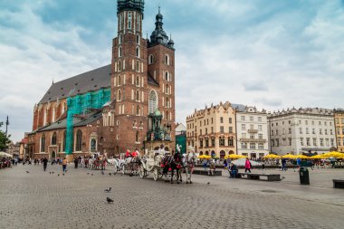 Krakow, Polonya - 28 Eylül 2015: Krakow en çok ziyaret edilen Polonya'da yabancı turistler ve Polonyalılar arasında bir şehirdir.