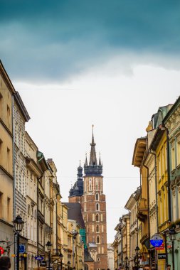 Krakow, Polonya - 28 Eylül 2015: Krakow en çok ziyaret edilen Polonya'da yabancı turistler ve Polonyalılar arasında bir şehirdir.
