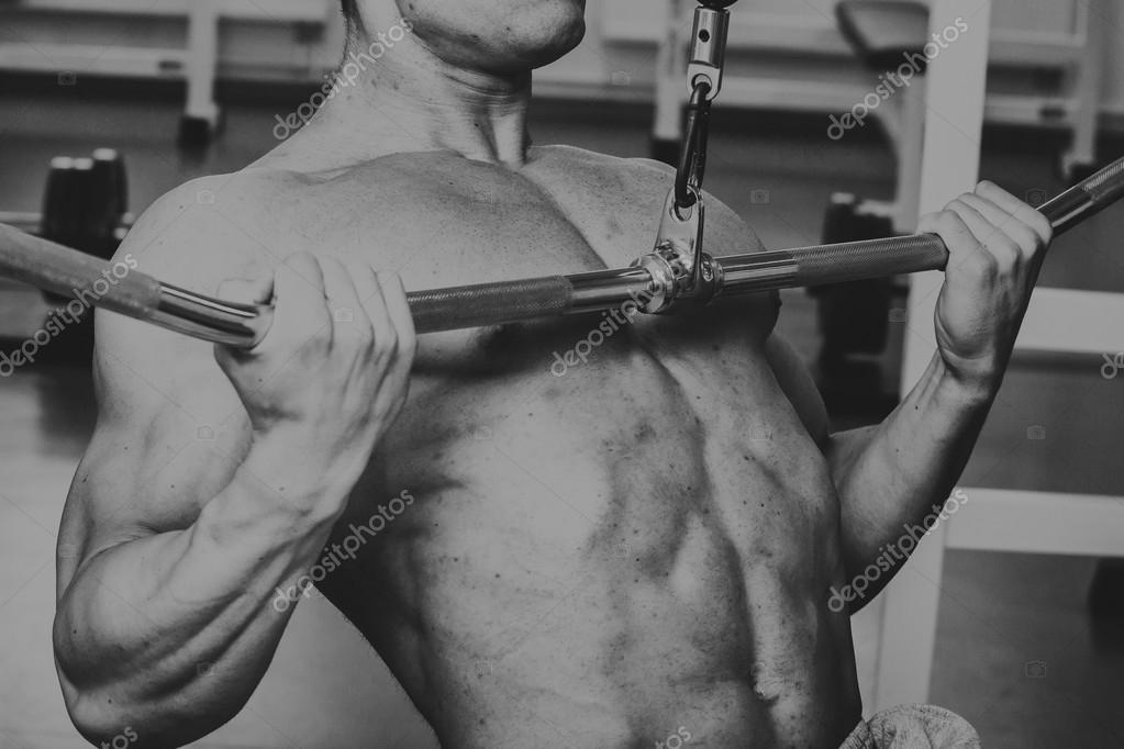 ジムでの厳しいトレーニング プロのボディービルダー ストック写真 C llm ジムでの厳しいトレーニング プロのボディービルダー ストック写真 C llm