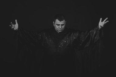 Rahip görüntü kamera, profesyonel oyun tiyatro oyuncusu. Tiyatro yapımları. Profesyonel makyaj ve kostüm Tasarımcısı. Dini ve kültürel dergi ve Web siteleri için fotoğraf.