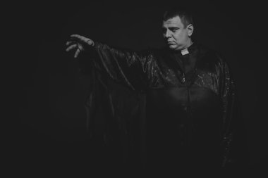 Rahip görüntü kamera, profesyonel oyun tiyatro oyuncusu. Tiyatro yapımları. Profesyonel makyaj ve kostüm Tasarımcısı. Dini ve kültürel dergi ve Web siteleri için fotoğraf.