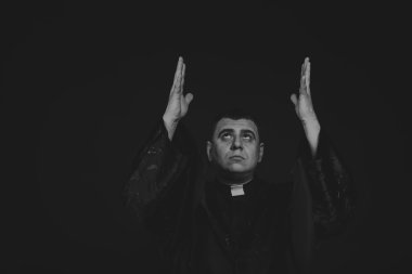 Rahip görüntü kamera, profesyonel oyun tiyatro oyuncusu. Tiyatro yapımları. Profesyonel makyaj ve kostüm Tasarımcısı. Dini ve kültürel dergi ve Web siteleri için fotoğraf.