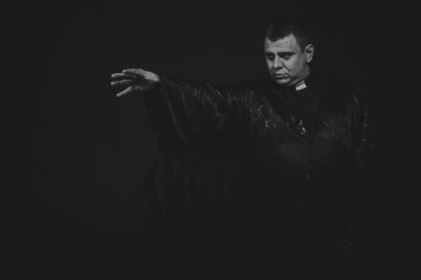 Rahip görüntü kamera, profesyonel oyun tiyatro oyuncusu. Tiyatro yapımları. Profesyonel makyaj ve kostüm Tasarımcısı. Dini ve kültürel dergi ve Web siteleri için fotoğraf.