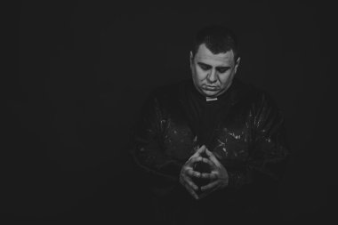 Rahip görüntü kamera, profesyonel oyun tiyatro oyuncusu. Tiyatro yapımları. Profesyonel makyaj ve kostüm Tasarımcısı. Dini ve kültürel dergi ve Web siteleri için fotoğraf.
