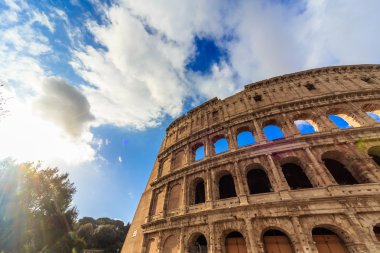 Roma - 10 Ocak: 10 Ocak 2016 yılında Coliseum dış Roma, İtalya.