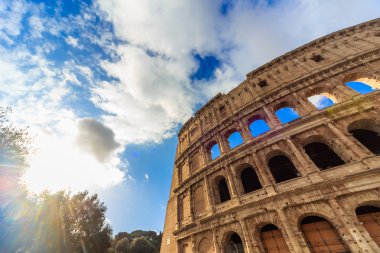 Roma - 10 Ocak: 10 Ocak 2016 yılında Coliseum dış Roma, İtalya.