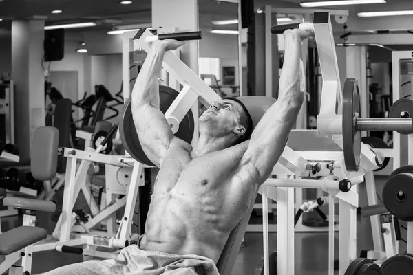 Treino de força. Esporte, musculação, estilo de vida saudável . — Fotografia de Stock