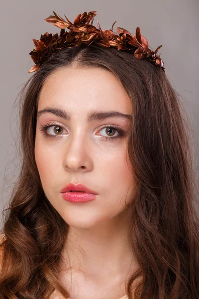 Vacker ung kvinna på nära håll. Vackra professionell makeup. — Stockfoto