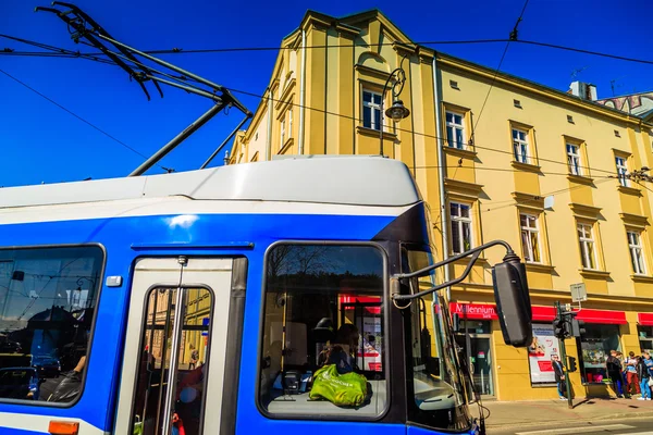 KRAKOW, POLÓNIA - SETEMBRO 15: As ruas de Cracóvia, Polônia, em 22 de setembro de 2015 — Fotografia de Stock