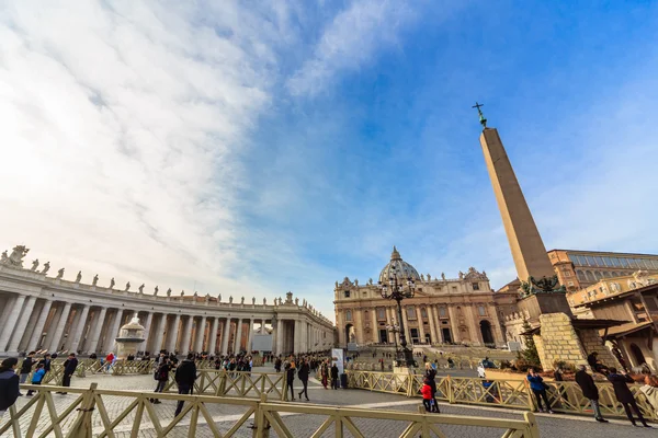 ROME - January 6: St. Peter's Square, ancient Rome 6, 2016 in Rome, Italy. — Stock Photo, Image