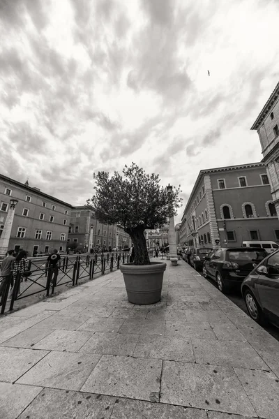 ROMA - 6 de enero: Calles de Roma, antigua Roma 6, 2016 en Roma, Italia . —  Fotos de Stock