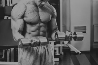 Güçlü adam. Spor kas eğitim. Spor eğitim.