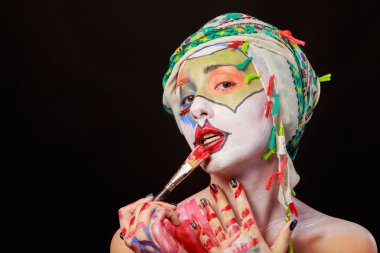 Yaratıcı, parlak makyaj. İlginç bir görüntü.